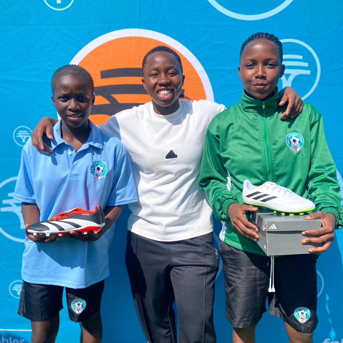 Kholosa_Biyana's tweet photo. That little thing, The little Moment? They are'nt Little!💙@KB_Foundation22 #LaceUpForChange #adidasZA
#grassrootsfootball @FNBSA https://t.co/8jBoFH2SZl