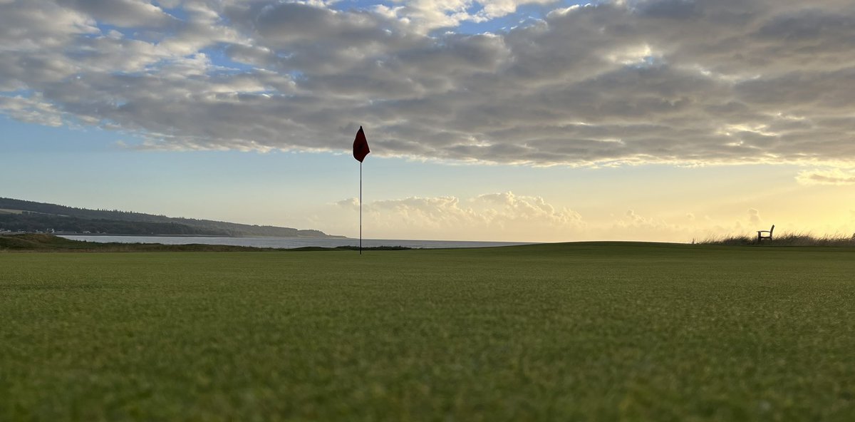 Beautiful sunrise here in Golspie ⛳️ 

Tee times are available ✅ 

#golf #scotland #highlands #mustvisit #hiddengem #beautiful #golfcourse