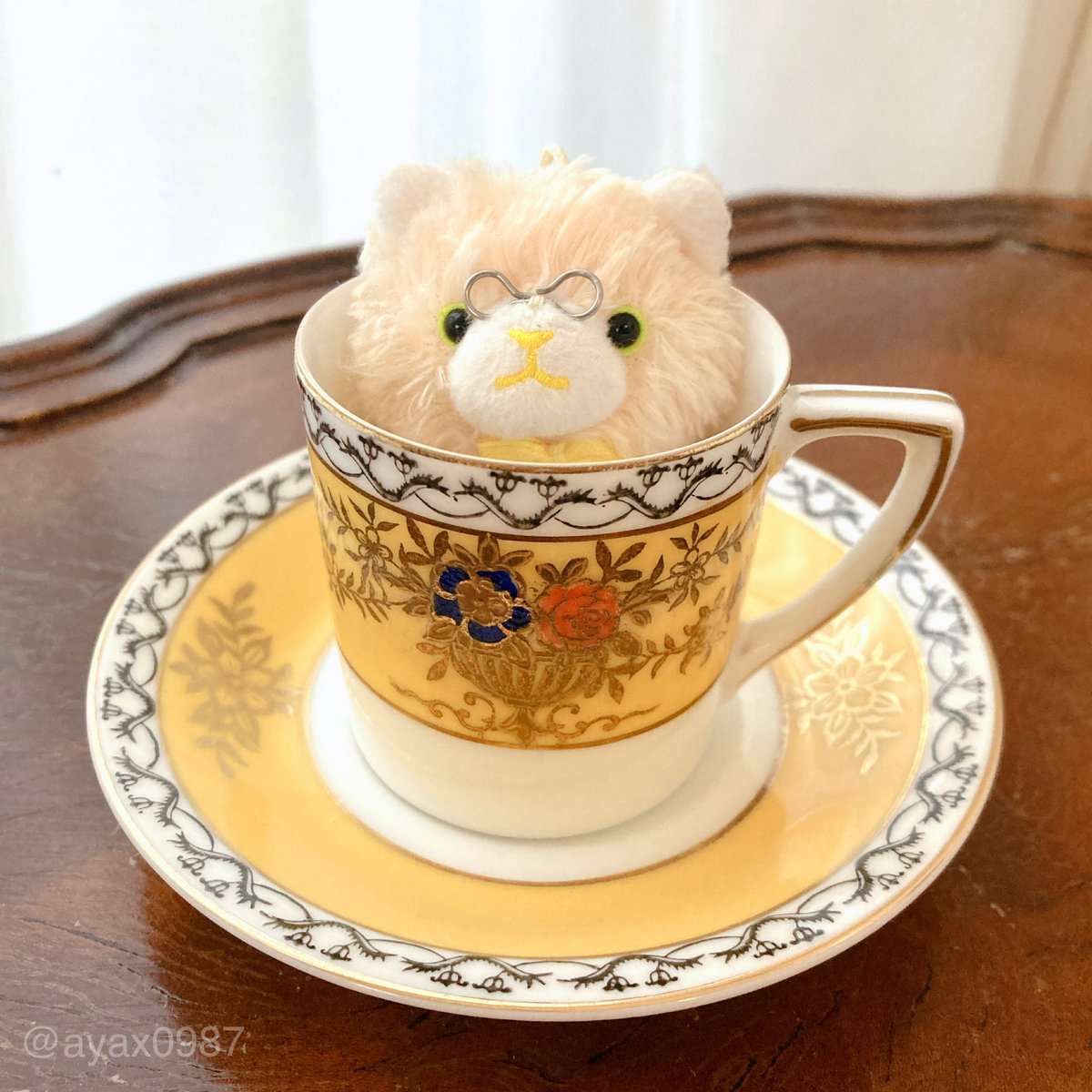 10月1日は #コーヒーの日☕️ オールドノリタケのデミタスカップ💛 100
