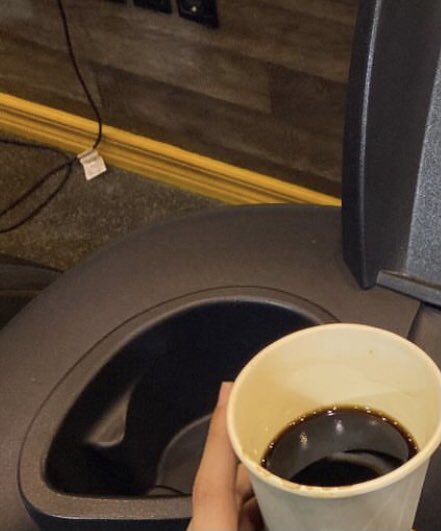 مدري ليش افتكرت قهوة طلال ملك وعلي نجم 😂🤣<a href="/TalalMalik/">طـلال ملك</a> و<a href="/AliNajim/">علي نجم</a> 

#اليوم_العالمي_للقهوة #شي_ثاني ب العافية عليهم 
حتي احنا ناخذ قهوتنا