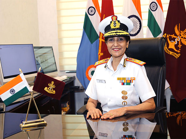 ani_digital's tweet photo. Surgeon Vice Admiral Arti Sarin, first woman Director General of Armed Forces Medical Services

Read @ANI Story | https://t.co/QI5WKind9n
#IndianArmy #DGAFMS #FirstWomanDG #ArtiSarin https://t.co/KhikUjXRp5