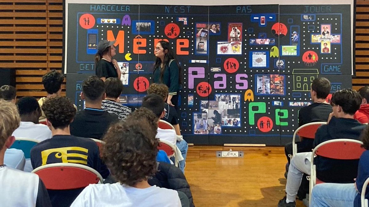 CTrimaran's tweet photo. C'est au Lycée Haroun Tazieff de Saint-Paul les Dax que nous avons joué "Même Pas Peur 2.0. !". Cela avec un groupe hétéroclite, avec différents états d'esprit, ce qui a produit des débats animés et nous a rappelé la dimension essentielle de notre action. 
@UNFP @Sports_gouv https://t.co/G350SgkS8L