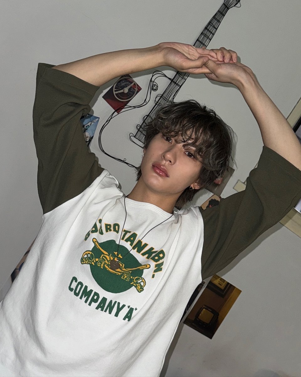 I'm making my own special style in this space of mine, collecting it in my own gallery so that I'm the only one everyone notices and I can share my vibe with a single click.