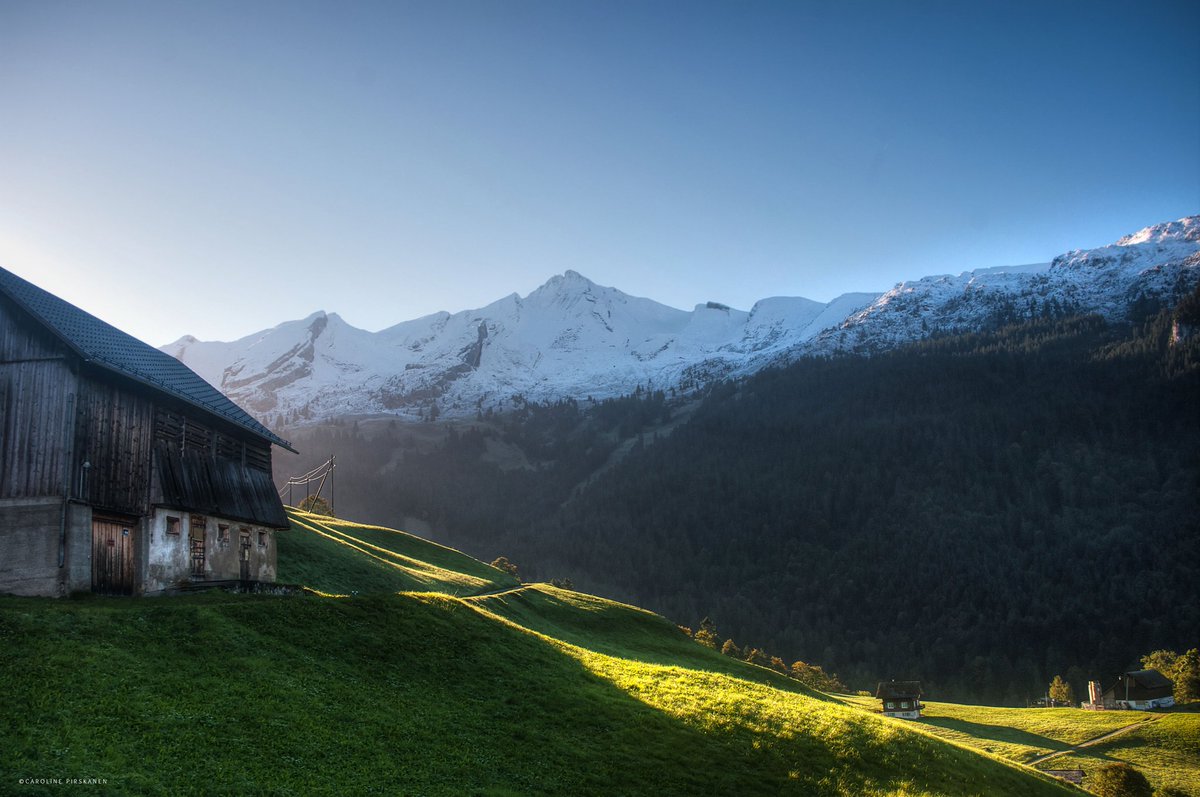 juiz_nidwalden's tweet photo. Tanken Sie frische Energie im Wanderparadies Maria-Rickenbach, auf der Sonnenterrasse des Engelbergertals. In 8 Minuten 🚠Fahrt zur Stille hoch über dem Alltag. 🥾🍂
Freie Fahrt mit dem Tell-Pass auf 🚈🚍🚠
#Niederrickenbach #Nidwalden #tellpass #Switzerland https://t.co/yHNz98UJ50