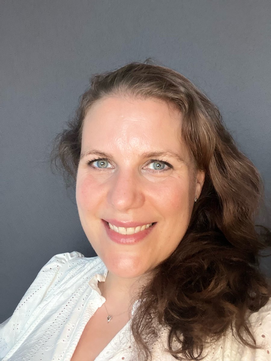 Alzheimercentrum Amsterdam (inactief) (@alzheimerams) on Twitter photo đź”” Vandaag om 11:45 verdedigt Agnetha Visser-Fruijtier haar #proefschrift aan de <a href="/VUamsterdam/">Vrije Universiteit Amsterdam (inactief)</a>. Zij richtte zich op het verbeteren van informatievoorziening en #communicatie tijdens het diagnostisch traject in de geheugenpolikliniek.
Lees hier meer ⬇️
alzheimercentrum.nl/promotie-agnet… 🔔 Vandaag om 11:45 verdedigt Agnetha Visser-Fruijtier haar #proefschrift aan de <a href="/VUamsterdam/">Vrije Universiteit Amsterdam (inactief)</a>. Zij richtte zich op het verbeteren van informatievoorziening en #communicatie tijdens het diagnostisch traject in de geheugenpolikliniek.
Lees hier meer ⬇️
alzheimercentrum.nl/promotie-agnet…