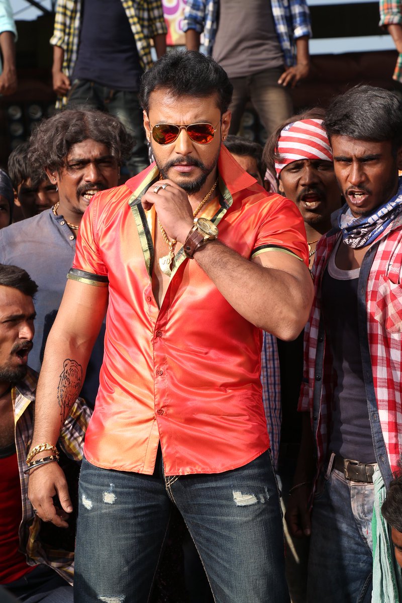 Dcompany171's tweet image. ಕೆಲವರಿಗೆ ನಮ್ಮ ಚಾಲೆಂಜಿಂಗ್ ಸ್ಟಾರ್ @dasadarshan ರವರ ಹೆಸರು ಹೇಳಿದರೆ ಮಾತ್ರ ಅವರಿಗೆ ಅವರ ಸಿನಿಮಾಗೆ ಮಾರ್ಕೆಟ್ ಅಂತ ಅನ್ಸುತ್ತೆ ಅವರ ಸಿನಿಮಾ ಪ್ರಮೋಷನ್ ಮಾಡಿ ಅಂದರೆ ಎಲ್ಲಾ ಸಂದರ್ಶನದಲ್ಲಿ ಡಿ ಬಾಸ್ ಮತ್ತು ಅವರ ಅಭಿಮಾನಿಗಳ ಬಗ್ಗೆ ಸುಖಾಸುಮ್ಮನೆ ಇಲ್ಲಸಲ್ಲದ ಹೇಳಿಕೆಯನ್ನು ನೀಡಿ ಪ್ರಚೋದಿಸಲು ಪ್ರಯತ್ನ ಪಡುತ್ತಿರುವುದು ವಿಪರ್ಯಾಸ
1/2