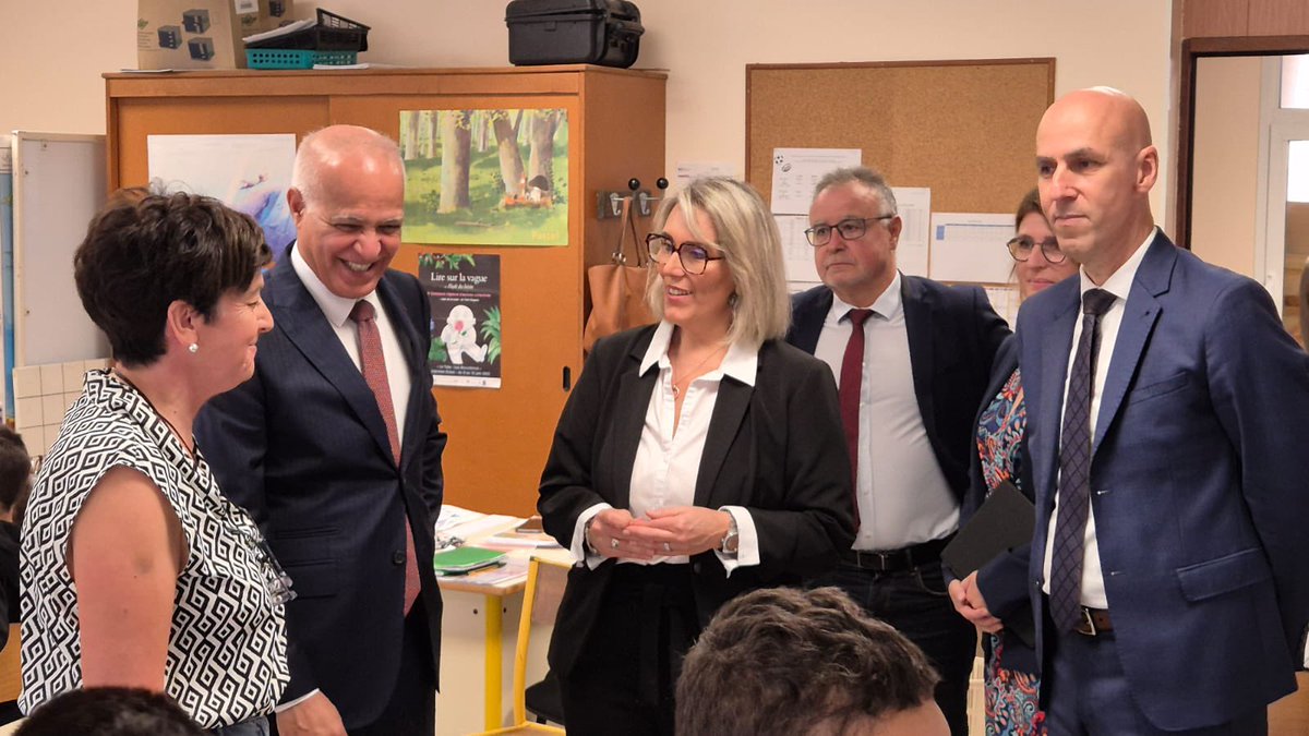 MostafaFourar's tweet image. A l&apos;école Felix Soules d&apos;Eauze dans le @LeGers32 de beaux projets autour de l&apos;engagement et de la transmission des valeurs. Bravo à l&apos;équipe enseignante qui mobilise les élèves autour de ces valeurs par le biais de la #lecture, d&apos;une webradio ou du conseil des élèves.