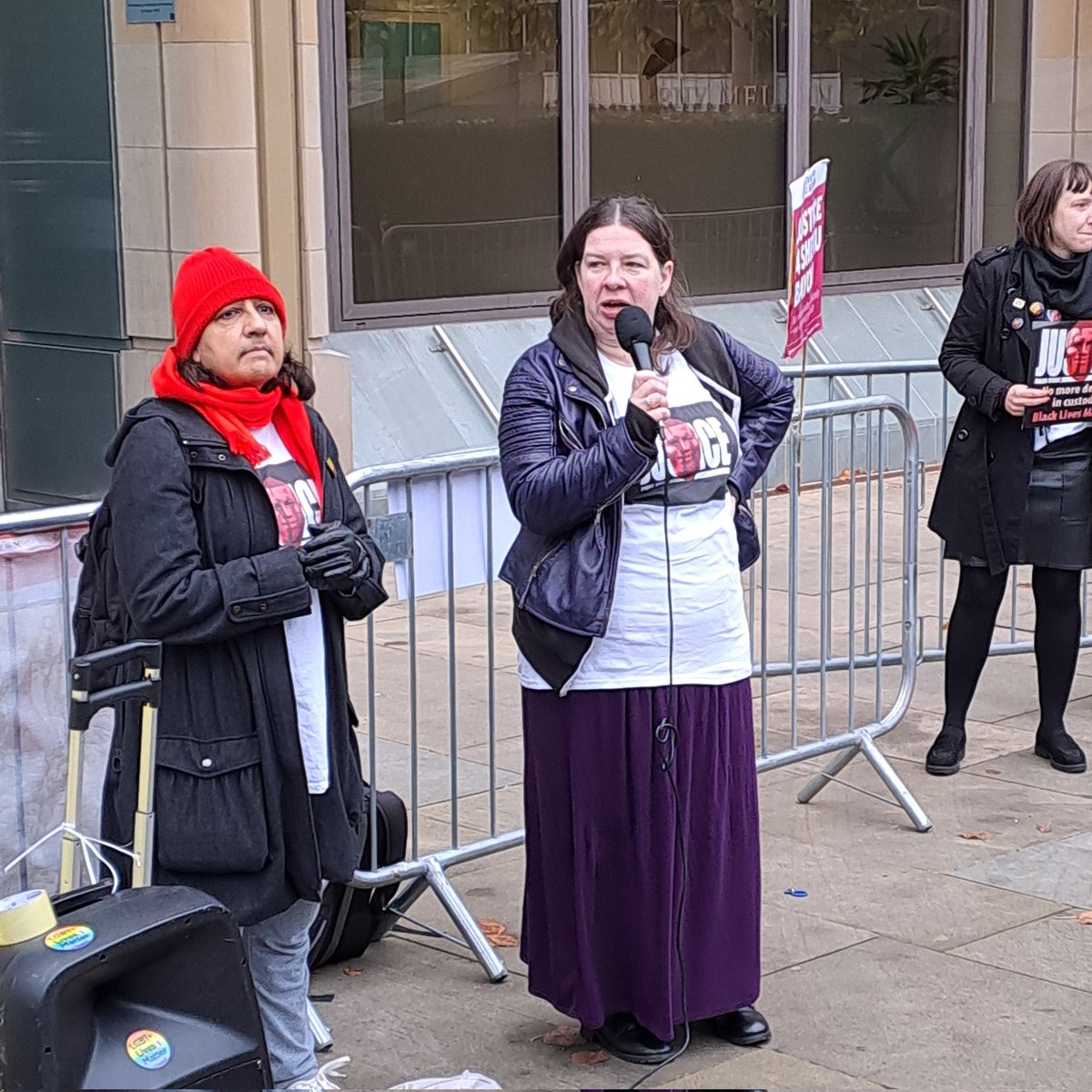 NASUWT_Scotland's tweet photo. Sheku Bayoh had a right to life ✊️
Credit to the family for sitting through the inquiry - showing strength and courage
Liz McGachy @PCS_Scotland @STUCwomen
#justiceforsheku https://t.co/yYzmRsKvC4