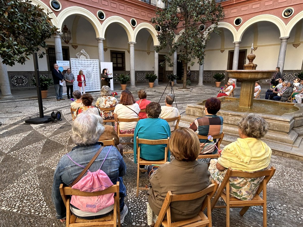 aytogr's tweet photo. Comienza el mes de las personas mayores con un paseo por las calles del centro de la ciudad. Organizado desde el Ayuntamiento de la ciudad de Granada, con la colaboración de @FundlaCaixa y  @FAlbihar https://t.co/iRXiLkrMSJ
