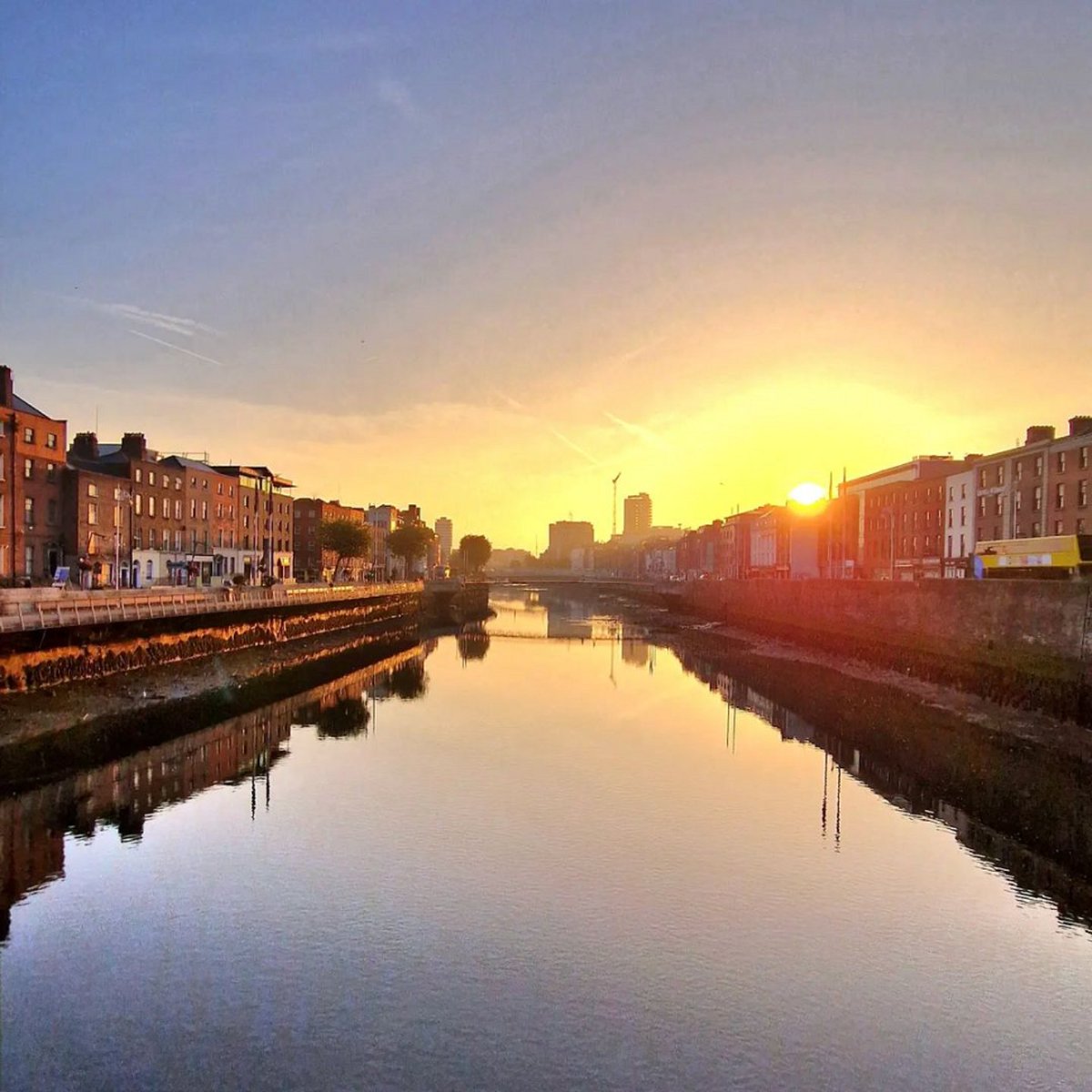 Coffee and autumnal views - cosy season is here.

#MorganMemories #TempleBar