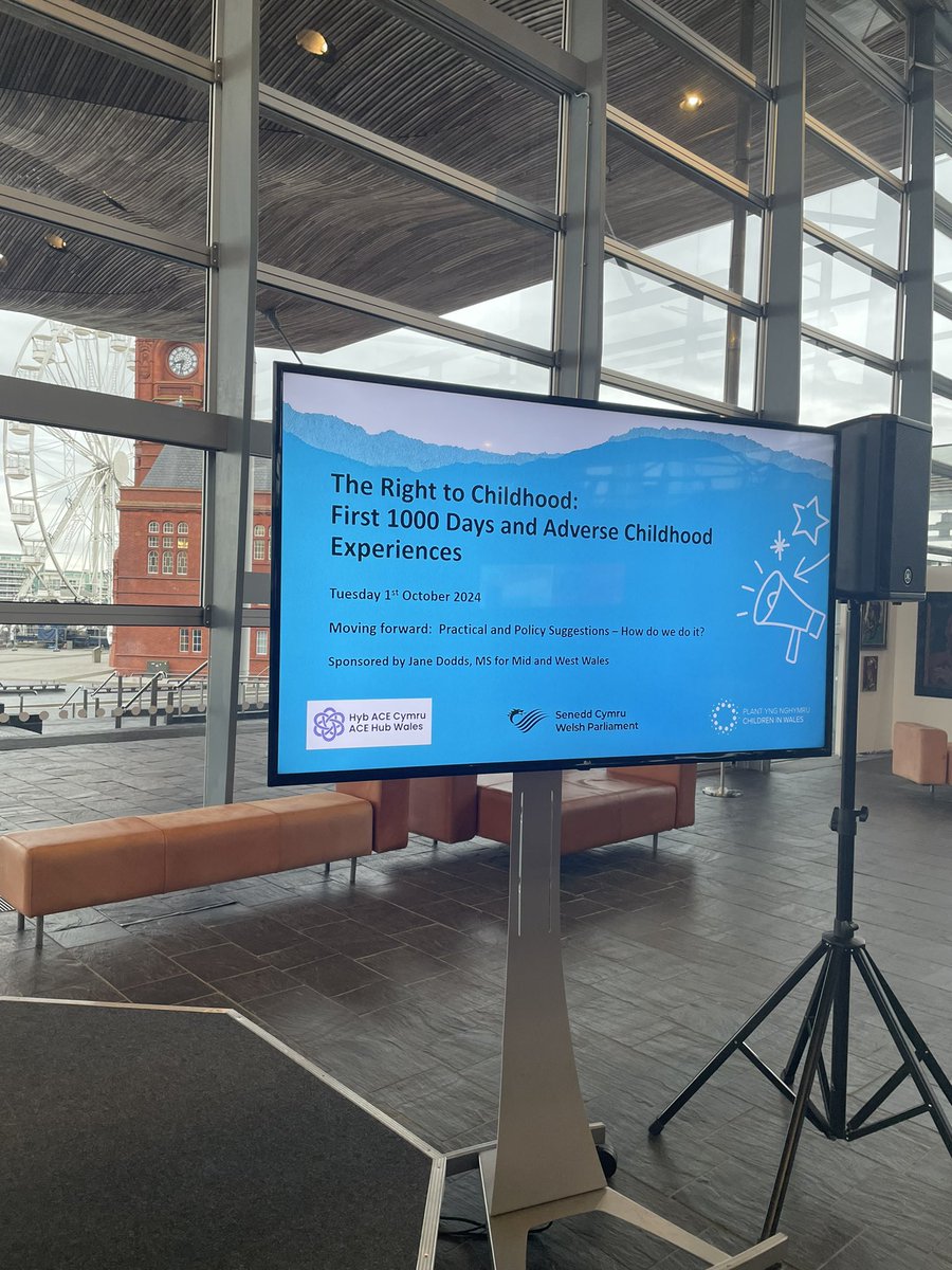 acehubwales's tweet image. 📣 Our Director, @joanne_hopkins is speaking today as part of a panel discussing the right to childhood and adverse childhood experiences at the Senedd.
 
We are hosting a stall and look forward to the opportunity to discuss our work with Members of the Senedd and to meet with…