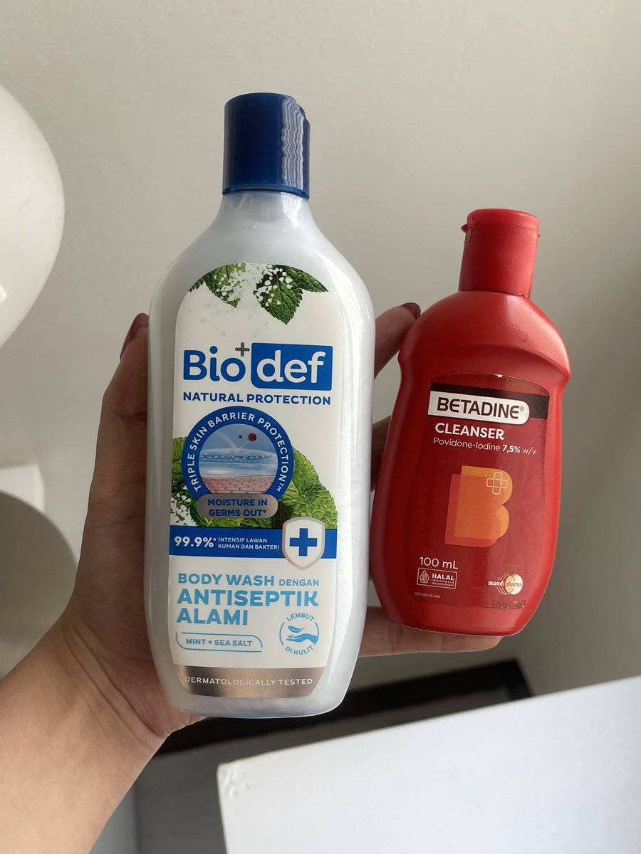 orchidpoison's tweet photo. dua bulan ini aktif diet &amp; pergi ngegym &amp; yang aku sadar di gym banyak banget yang bau badan apalagi setelah berkeringat

berikut product product yang bikin badan aku enggak bau sebelum - saat - setelah gym. aku jelasin cara pakainya di thread ini https://t.co/9RfyCOkCkk