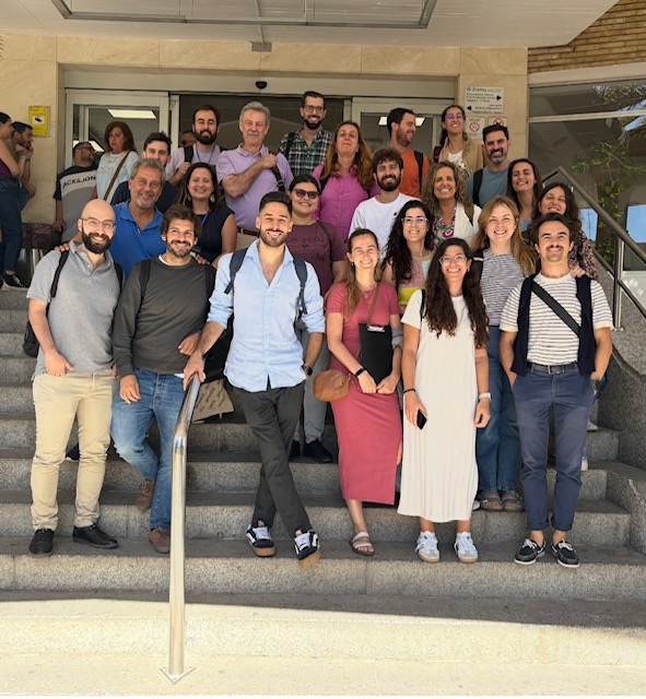 aecirujanos's tweet photo. Los días 26, 27 y 28 de septiembre tuvo lugar en @HRegionalMalaga el curso #DSTC 
3 días intensos de aprendizaje y 18 nuevos miembros de nuestra gran familia.
Muchas gracias a todos por hacerlo posible 👏
@NisaFrancisca @StcuaeC @AMGC_Surg
@HULPSurgery @iatsic https://t.co/IjnGHJNzOL