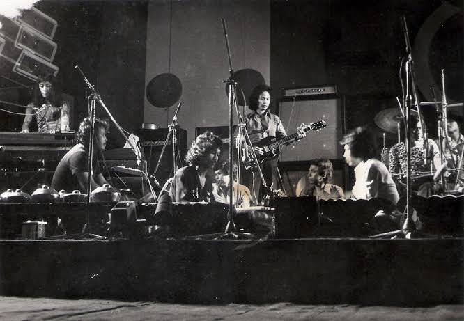 di bawah asuhan <a href="/edykhemod/">edy khemod</a> OPERA KEN AROK oleh Harry Roesli akan dimainkan ulang di <a href="/SynchronizeFest/">Synchronize Festival</a>