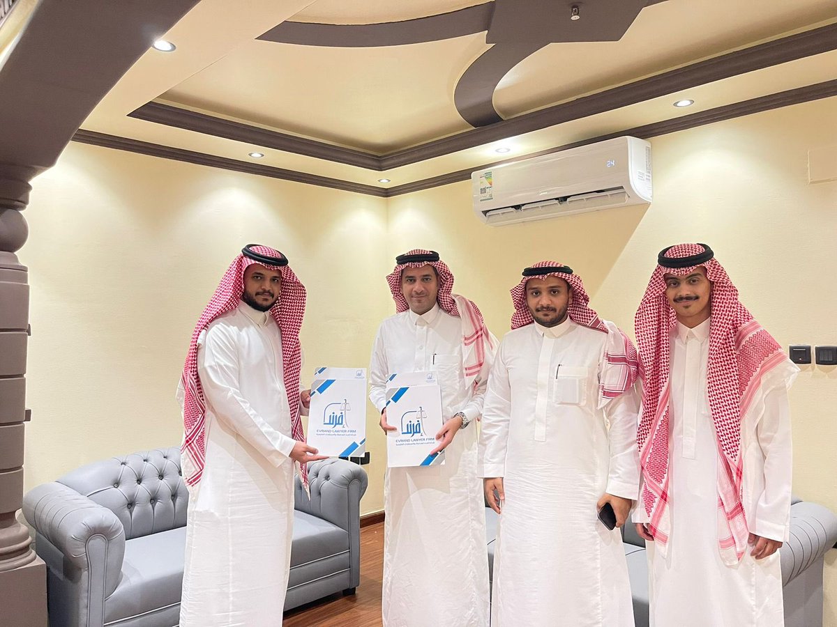 EvrandLaw's tweet photo. تم وبحمدالله عقد مذكرة تفاهم بين شركة إفرند للمحاماة وجمعية البر بوادي نخلة اليمانية ، بحضور نائب رئيس مجلس إدارة الجمعية الاستاذ / علي غرسان الزهراني

ويأتي ذلك لإثراء الشراكة المجتمعية بين الطرفين ولتعزيز دور القانون داخل القطاع الغير الربحي .

#القطاع_غير_الربحي #قانون https://t.co/m3vzALuReh