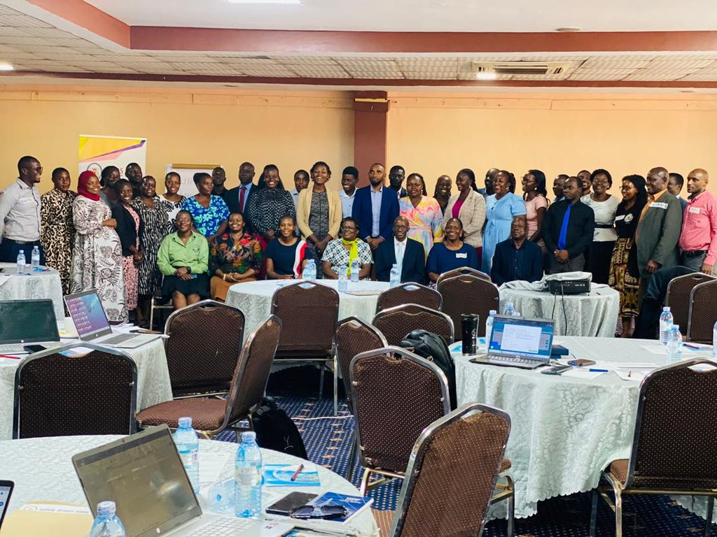 ProfMuhwezi's tweet photo. I opened the Grants Writing Workshop for the staff of the Faculty of Economics, Energy and Management Science. @OfficialMubs should intentionally aim at winning grants. Management will support staff initiatives to achieve this.

@MUBSMbarara 
@MUBSAruaCampus 
@MubsJinja24 https://t.co/mb42AOUOmg