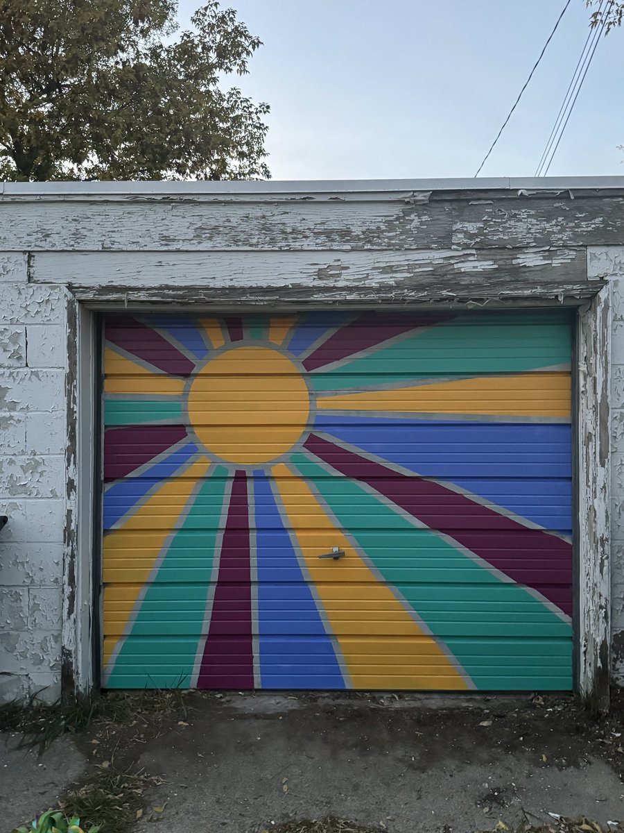 Fresh #Sunnyside_Garage_Art

The map link
google.com/maps/d/viewer?…