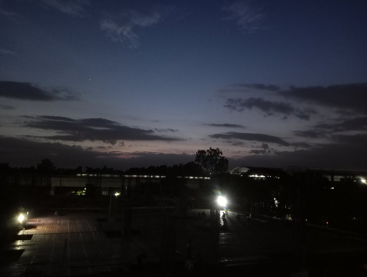 harsh_retwt's tweet photo. #Bangalore https://t.co/SucjtqjuYN