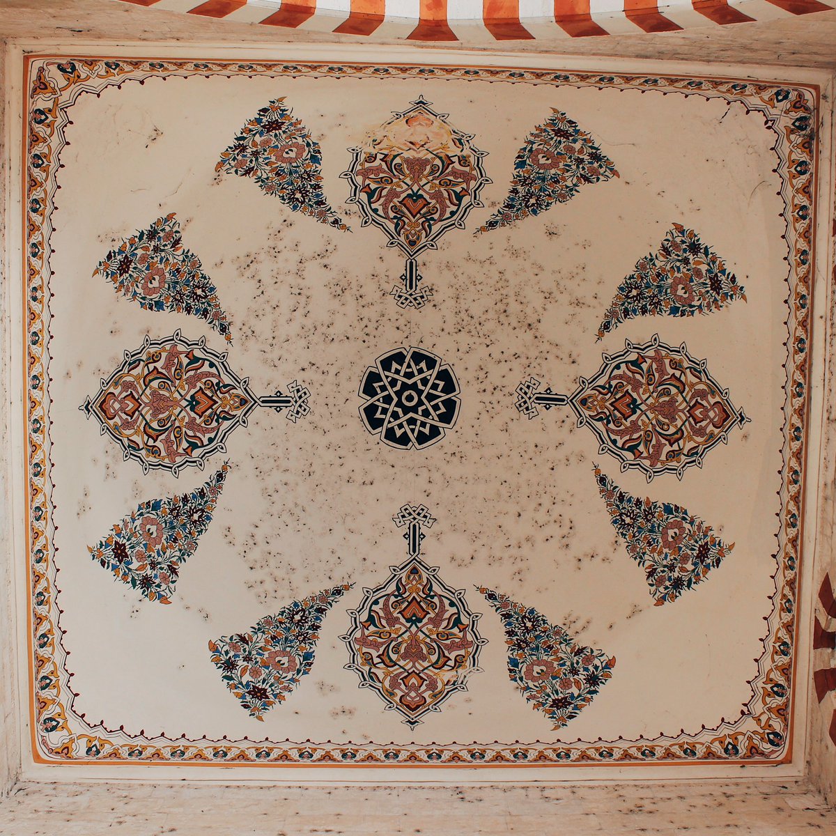 Edirne’nin sanatsal kubbeleri. 

Üç Şerefeli Camii.