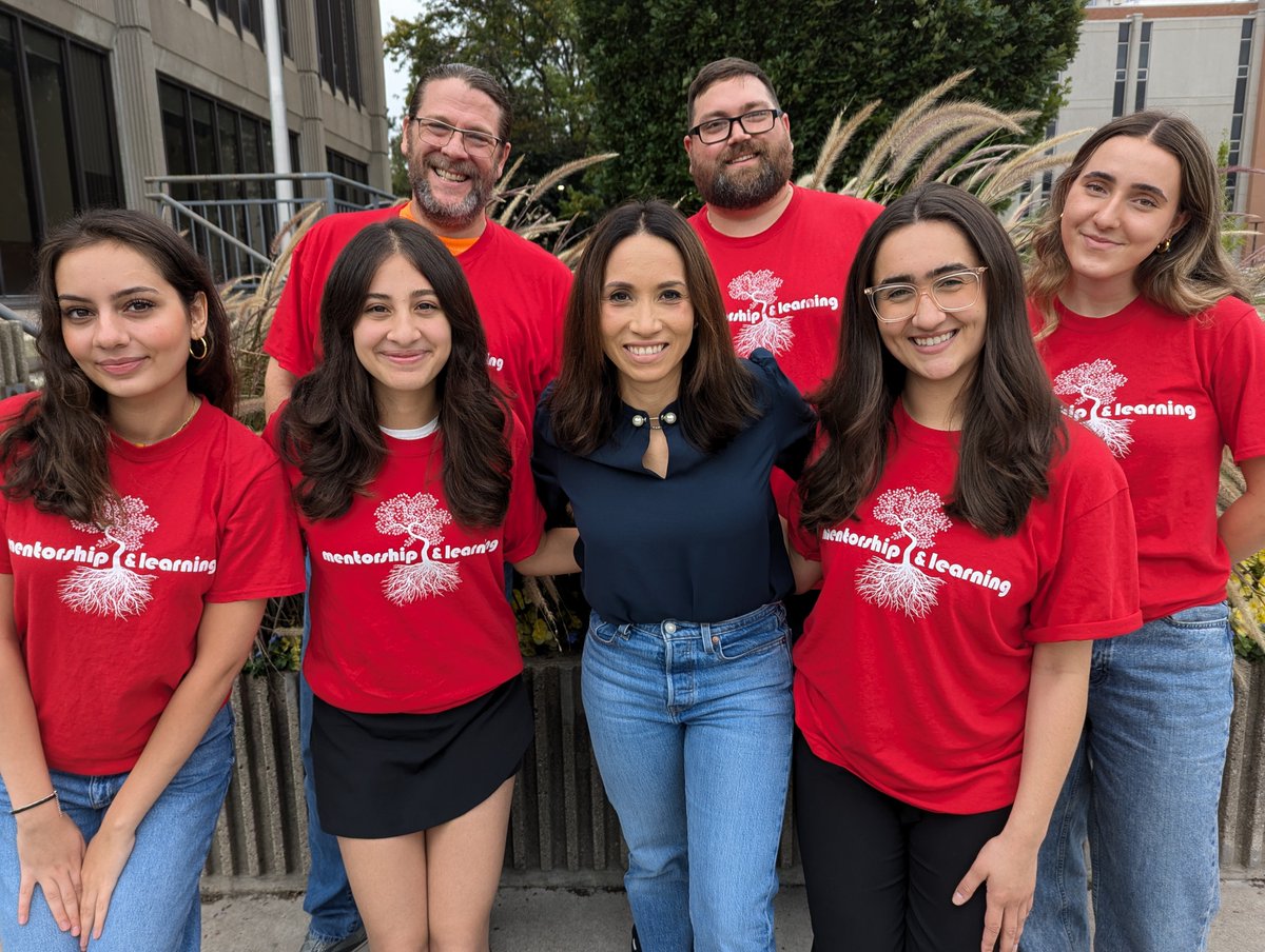 Emmanuelle Richez (@emmarichez) on Twitter photo Delighted to have such an amazing group of mentors this year for my #POLS1000 Introduction to Canadian Governement and Politics. <a href="/UWinPol/">UWindsor Poli Sci</a> @uwinfahss <a href="/UWindsor/">University of Windsor</a> Delighted to have such an amazing group of mentors this year for my #POLS1000 Introduction to Canadian Governement and Politics. <a href="/UWinPol/">UWindsor Poli Sci</a> @uwinfahss <a href="/UWindsor/">University of Windsor</a>