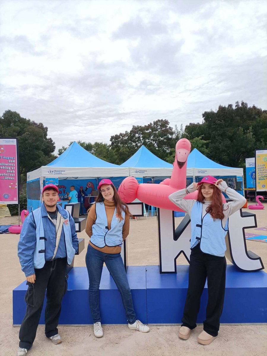 L'association (et ses intervenants) heureuse d'être associée à l'opération "Mes Tips Santé" de l'<a href="/Assur_Maladie/">Assurance Maladie</a> (CPAM 63).
L'occasion d’accueillir aujourd'hui, Place du 1er Mai à Clermont-Ferrand, de nombreux jeunes autour des questions d'accès aux droits et aux soins et de