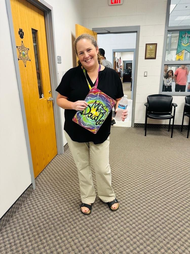 JenniferMHardin's tweet photo. Join me in congratulating our 24-25 EC Teacher of Excellence, Amy Dowdle! Mrs. Dowdle is an EC teacher at RCMS where she is truly invested in ALL students. She has a constant positive attitude &amp; passion for the work she does. 👏👏👏 https://t.co/in3ZDQpdkN