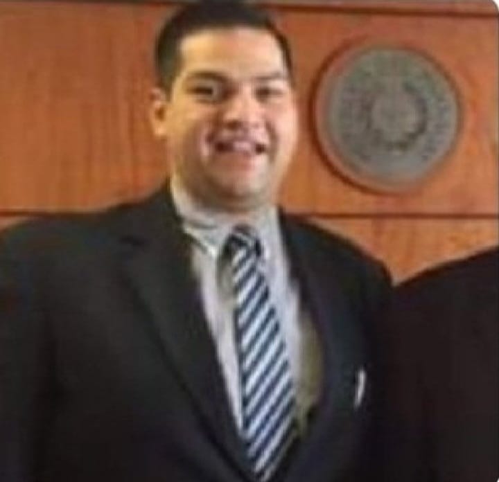 El Haragán Defensor Publico de <a href="/MDP_py/">Defensa Pública Paraguay</a> de CDE Rodrigo Cuevas Tapari haciendo proselitismo con <a href="/adeppy_prensa/">prensaADEPPY</a> con el unico objetivo de seguir maltratando a las funcionarias. Acosador y Haragán. <a href="/PoderJudicialPY/">Corte Suprema CSJ</a> <a href="/Asomagjudpy/">Asociación de Magistradas Judiciales del Paraguay</a> <a href="/ConsejoParaguay/">Consejo de la Magistratura (CM)</a> <a href="/Jem_py/">Jurado de Enjuiciamiento de Magistrados</a> <a href="/javiersqui/">Javier Esquivel</a>