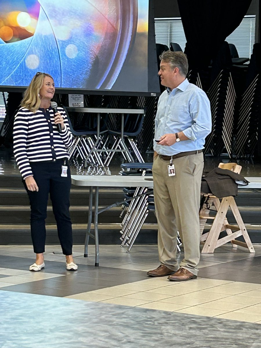 Return from Fall Break means the new Sup’t Tour could re-start. Monday afternoon with the Huskies of Haw Creek ES. Wonderful visit with Dr. Johnessee, staff, and parents!
