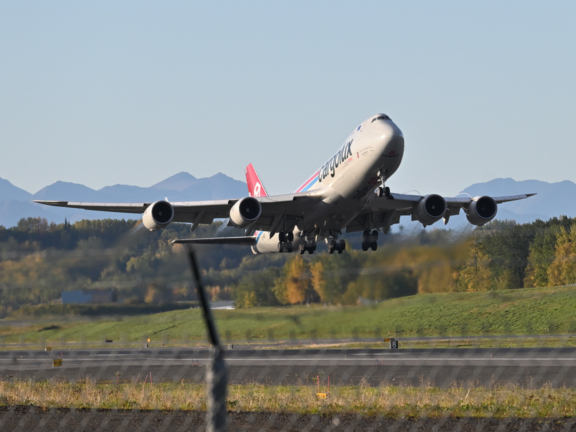 B748Driver's tweet photo. LX-VCD - Boeing 747-8R7F.
Cargolux (@Cargolux_Intl).
Anchorage Ted Stevens Intl (PANC/ANC).
19SEP2024.
Photo: Bruno Proence Alves.

#cargolux #cargo #heavy #heavymetal #aviation #freight #airfreight #b747 #b748f @BoeingAirplanes  @ANCairport  @boeing747fans https://t.co/F8aBpemCwd