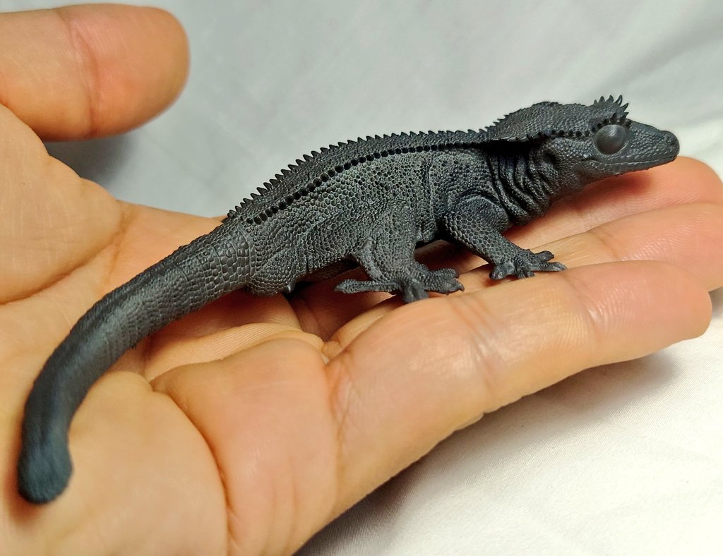731mm88's tweet photo. クレス　出力！！
強めにディテール掘ったので鱗がいい感じに出てます! https://t.co/ZcLzfAeHaR