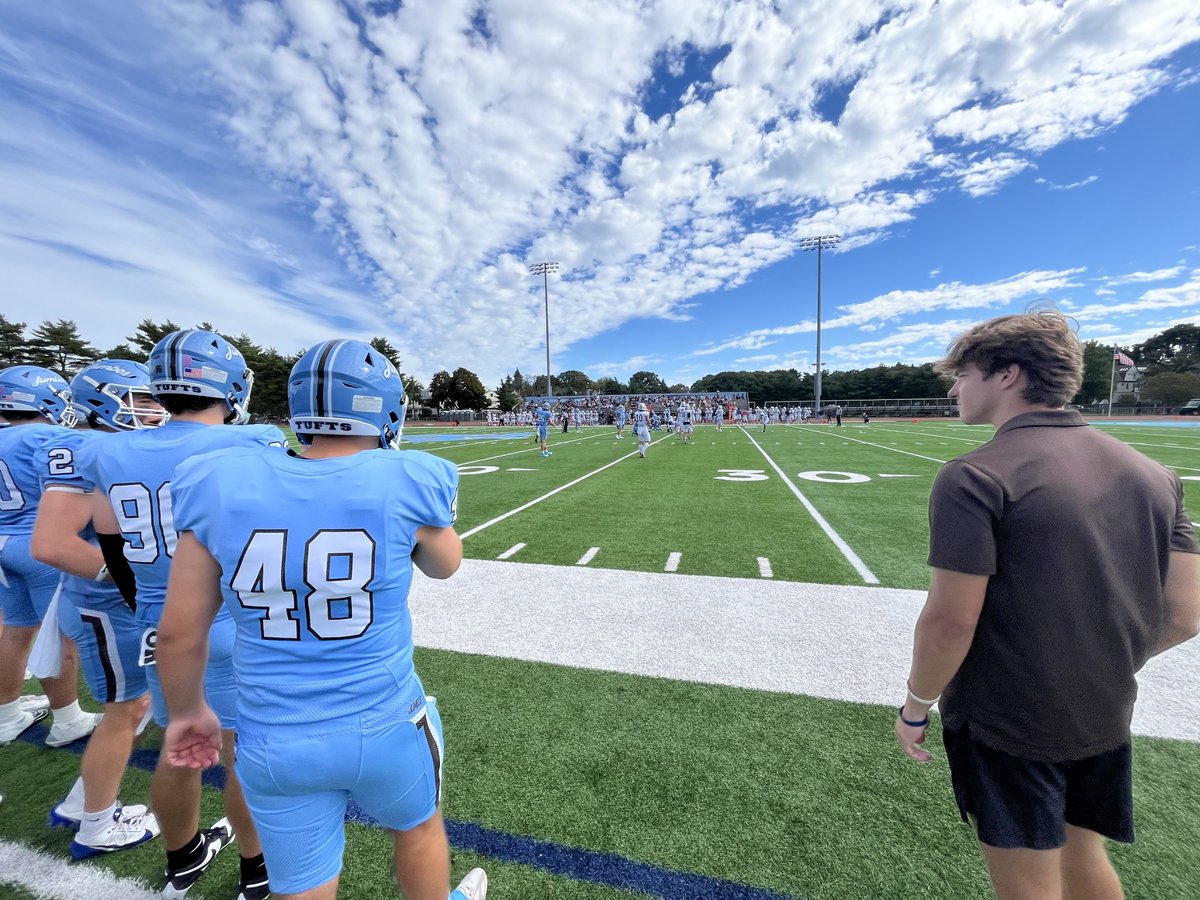 Had an amazing visit this past weekend watching <a href="/FootballTufts/">Tufts University Football</a> from the field. Thank you for the invitation <a href="/Coach_Lopes/">Tino Lopes</a> and <a href="/CoachCivs/">Jay Civetti 🐘</a>!