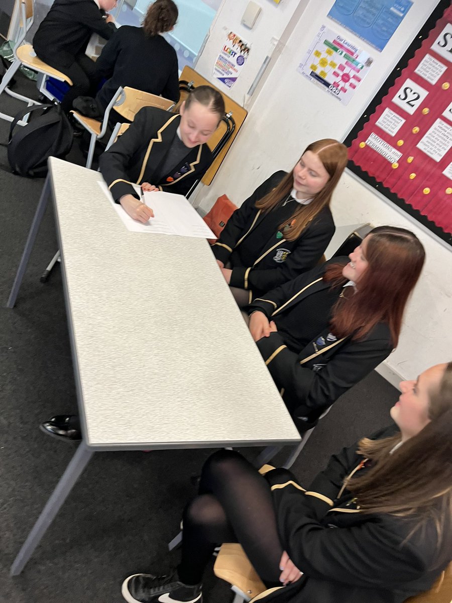 DHS_PET's tweet photo. 💚Our @seemescotland ambassadors ran a training session for our Pupil Leadership Team, yesterday! 

🧑🏾‍✈️The captains will now create a plan to feed this info onto our prefects to support our junior pupils! 

#article13 #article29 @WellbeingInFife https://t.co/DKO9vMnHrN