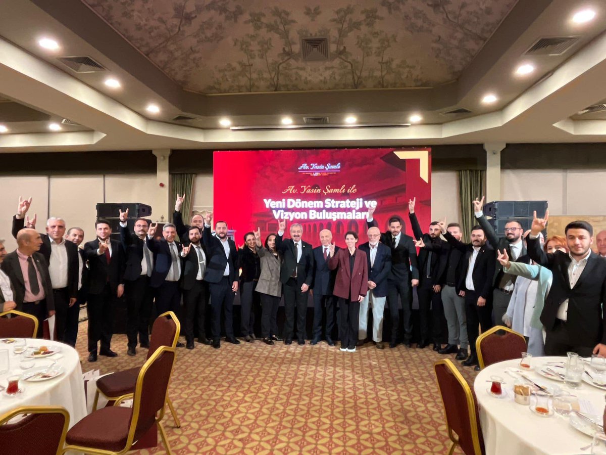 İstanbul Ülkü Ocakları Hukuk Birimi olarak İstanbul 2 No’lu Baro Başkanımız ve yeni dönem Baro Başkan Adayımız Av. Yasin Şamlı’nın daveti ile Haliç Kongre Merkezi’nde gerçekleştirilen “Yeni Dönem Strateji ve Vizyon Buluşmaları” temalı toplantıya katıldık.