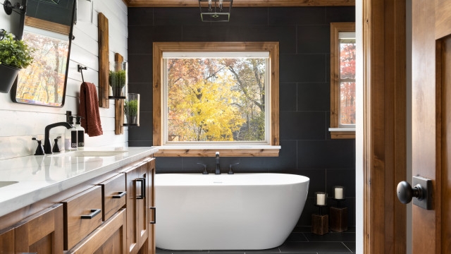 EXITREALTYEDGE's tweet photo. 10 Stylish Spa-Like Bathtub Setups https://t.co/CfzaaHY7O5 https://t.co/bqT1iSXVec