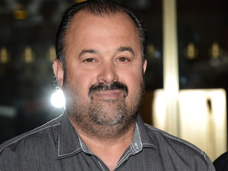 TMZ's tweet photo. 'American Pickers' star Frank Fritz has reportedly died. 💔 More to come... #RIP https://t.co/uiEZWsGB2P