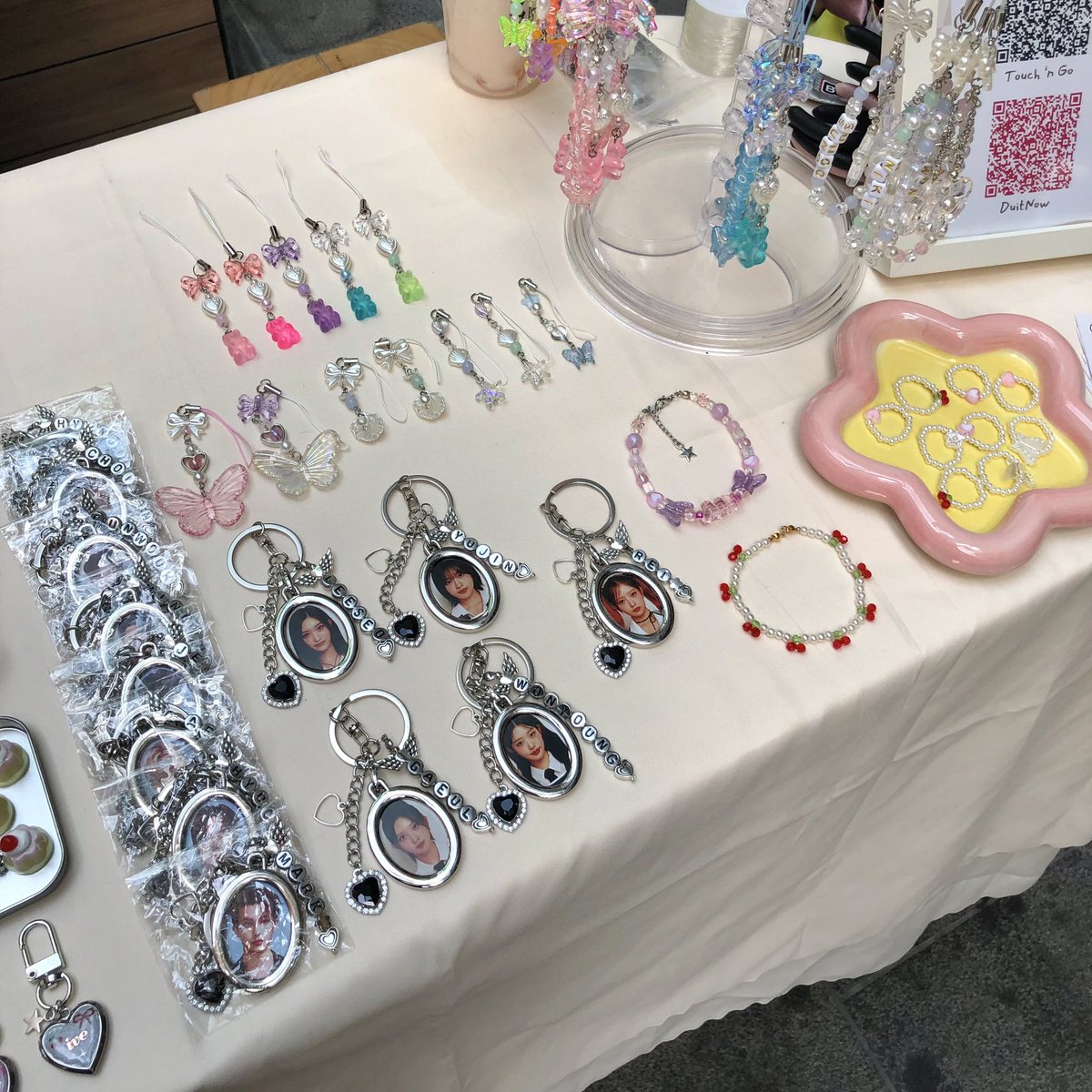 had the pleasure of opening our little booth at #AutumnDayinKL last weekend 🧸🧁

thank you sm for having us <a href="/forgaeulMY/">#AutumnDayinKL</a> 💌☁️🤍