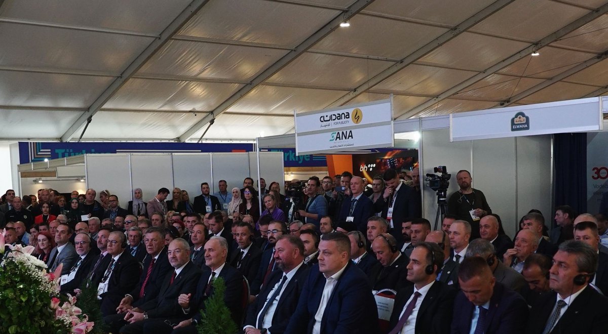 vladafederacije's tweet photo. ✅ Zamjenik premijera Mijatović na otvaranju ZEPS-a: Sve naše mjere su usmjerene na ekonomski razvoj
@FmrpoBiH
Više na 🔗https://t.co/lC7RpC7Mro
#VladaFederacijeBiH #VladaFBiH #ZEPS #Sajam #ZEPS2024 #ekonomija #razvoj #podrska https://t.co/I4lBWC02Co