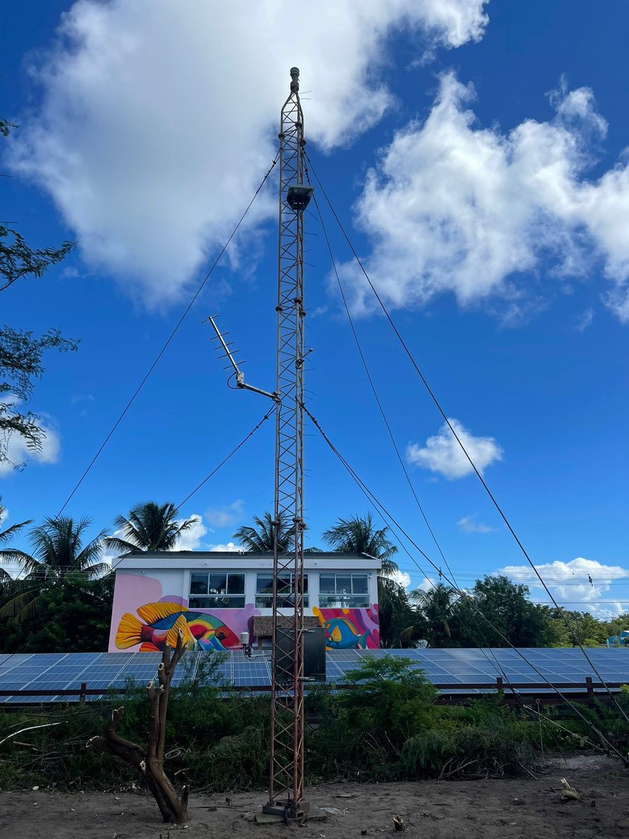 GloriaCeballos7's tweet photo. El equipo técnico del Indomet(@ONAMET_RDO) con la colaboración de la Armada  Dominicana viajó en el día de ayer a la Isla Saona, a realizar trabajos de actualización de la Estación Meteorológica Automática que se encuentra en el poblado de Mano Juan. Labor concluida!!! https://t.co/hlinF33tJp