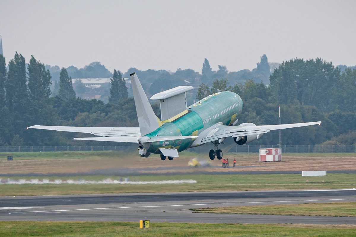 BoeingUK's tweet image. POV: #Wedgetail on its first flight in the skies over Birmingham.

The first of three @RoyalAirForce E-7 aircraft is in its test and evaluation phase after being modified by a highly skilled team at @STSAviation.