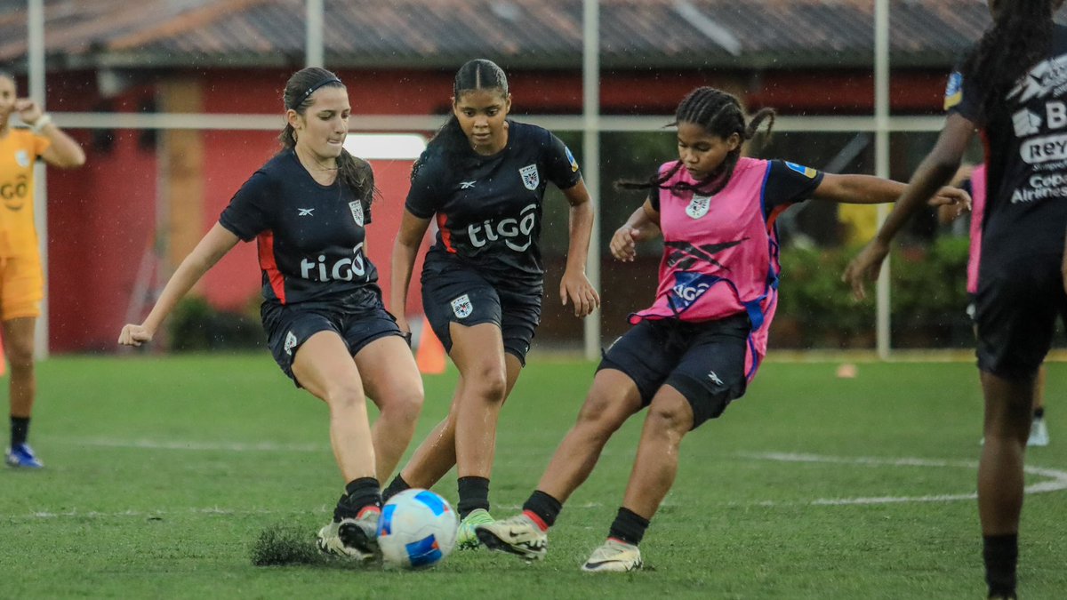 ¡SIGUEN ENTRENANDO 💪🏾!

La selección femenina #PanamáSub17 🇵🇦 inició ayer una nueva semana de entrenamientos con miras al próximo Torneo UNCAF 🏆 en noviembre.

Más información ➡️ bit.ly/4dvd9dl

#TodasSomosPanamá 🙌🏽