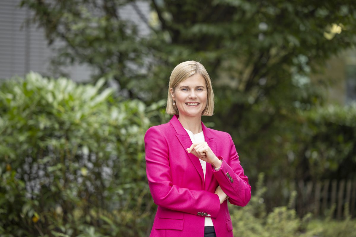 Neues Vorstandsmitglied bei der #NRWBANK.🎊 

Johanna Antonie Tjaden-Schulte übernimmt ab heute die Rolle der Marktvorständin bei uns in der #NRWBANK und verantwortet das neue Ressort „Transformation und Innovation“. 

Weitere Informationen 👉️ nrwbank.de/de/info-und-se… #WIRfürNRW