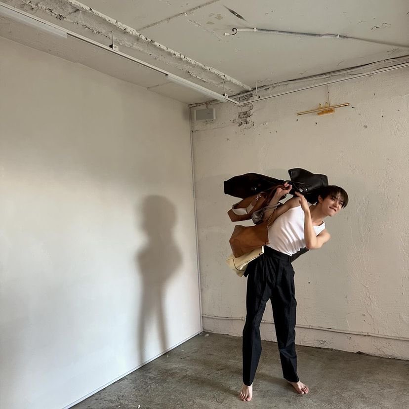 누님들한테 밥얻어먹고 짐꾼롤 해주길