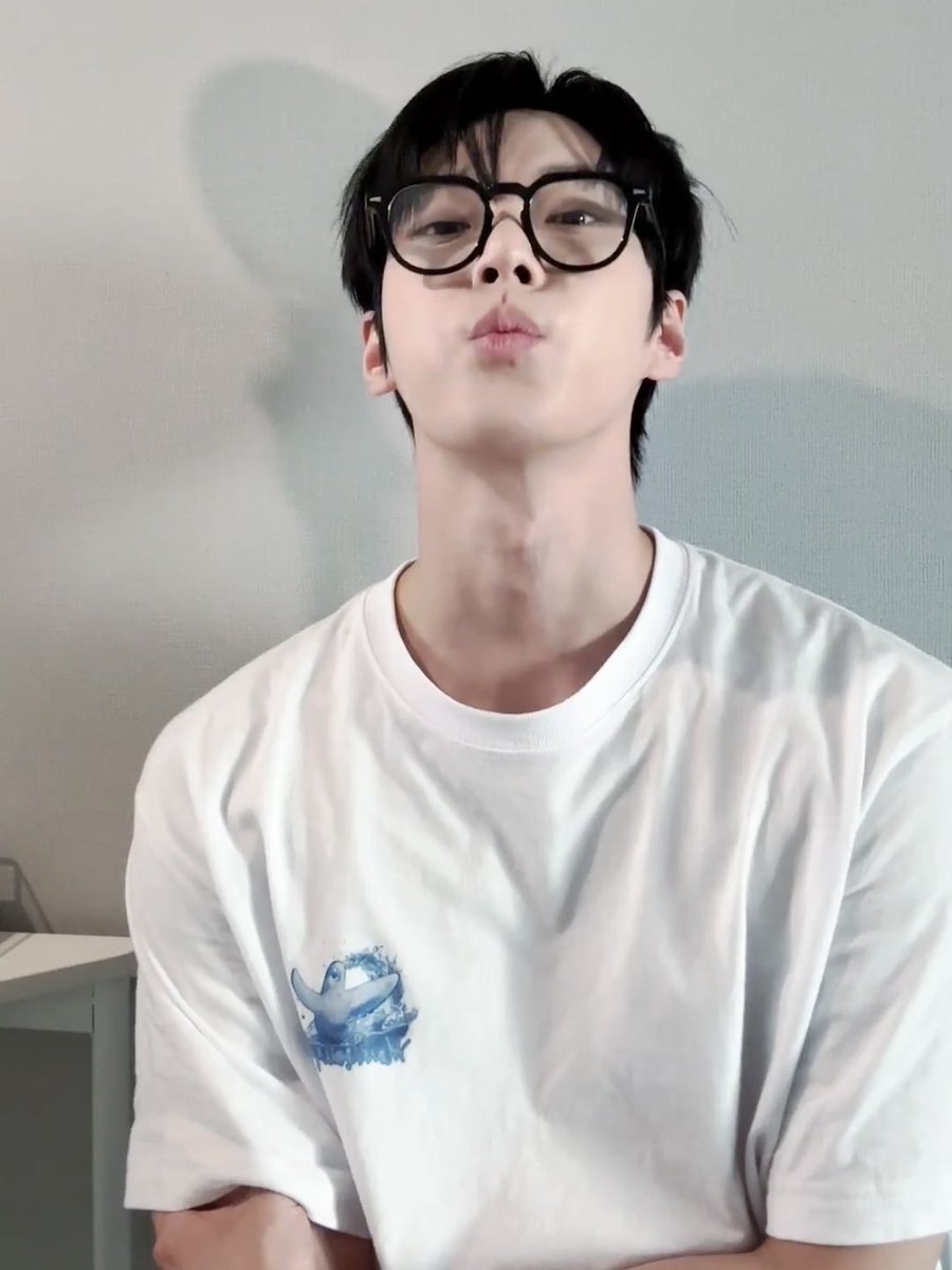 나또 tweet media