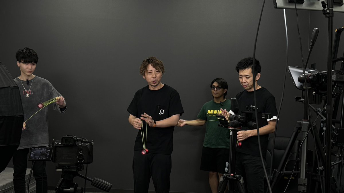 rewindyoyo's tweet image. モズ スカルファイヤー版の発売記念生放送始まりました！
モズのシグネチャーである小林冬夜君も急遽かけつけてくれました！！！
youtube.com/live/PetCLgwhA…

#ヨーヨー #yoyofactory #yyfmoz