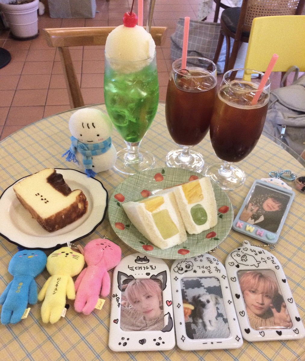 reume01's tweet photo. ➰연남 스윗헤르츠

디저트 맛집.. 산도랑 바치케 최고 ♡︎
츄플레이에서 귀여운 아이들도 데려옴 https://t.co/aWXsYve3QT
