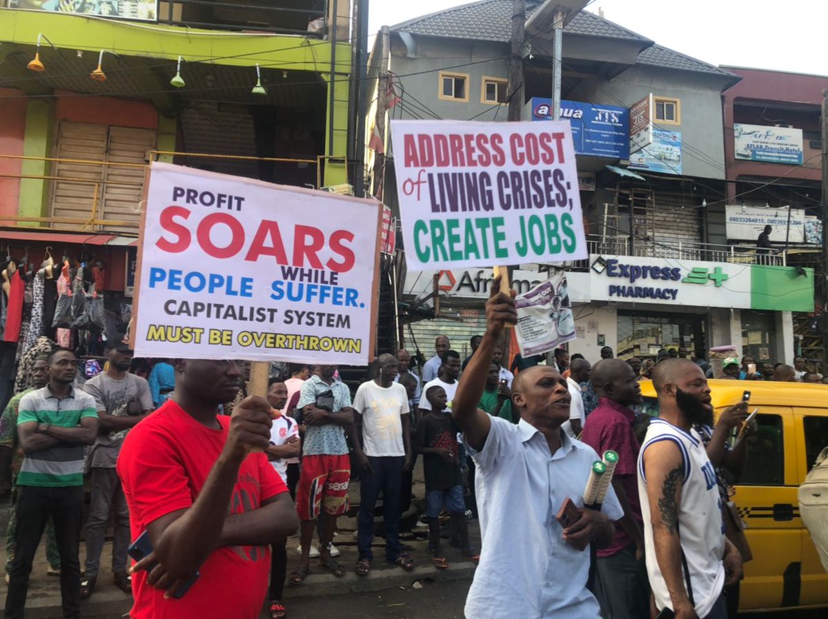 chibeauty11's tweet photo. Protesters gather in Ikeja for the #FearlessOctober demonstration. #protest #ikeja #EndBadGovernanceInNigeria https://t.co/hyX7Q59ilm