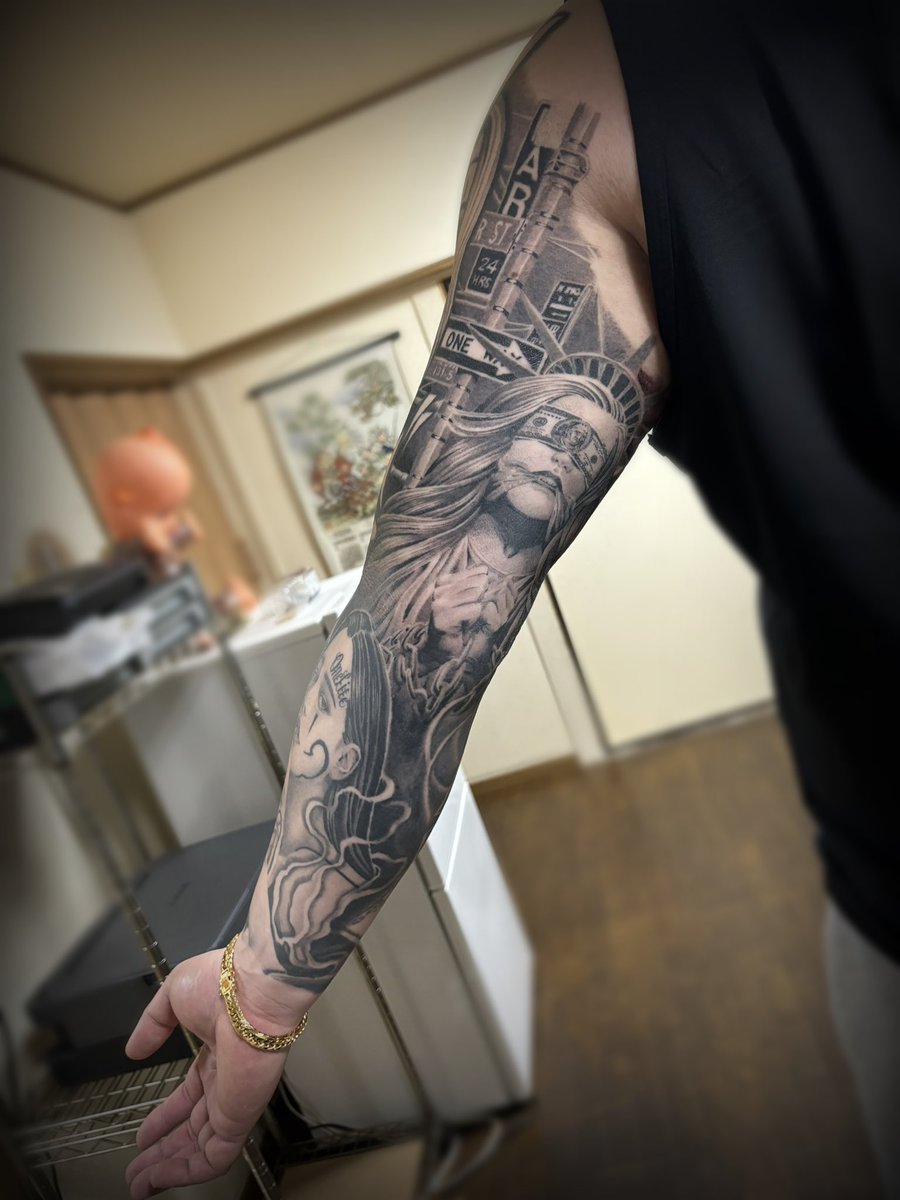 tattoowashin's tweet photo. フルアーム完成です㊗️
#千葉　#市原　#刺青　#tattoo #洋彫り　#washin https://t.co/enlWhzXh5w