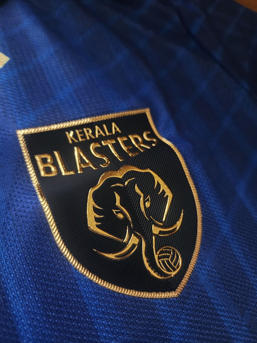 AKULVDAS1's tweet photo. Away kit kollaam 💙💛
#kbfc #keralablasters #awaykit #reyaur https://t.co/OtbBII7ONQ
