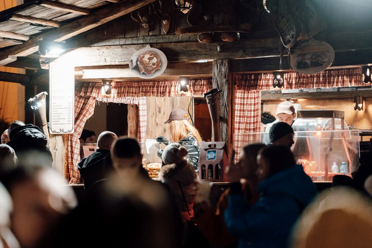 Dal 16 novembre 2024 al 29 dicembre 2024 ad Arezzo trovi il Villaggio Tirolese! 🎄🎅
Info: mercatininatalearezzo.it/villaggio-tiro…
#mercatinidinatale #natale2024 #toscana #arezzo #christmas #italia #villaggiotirolese #mercatini #piazzagrande #natalearezzo #Xmas