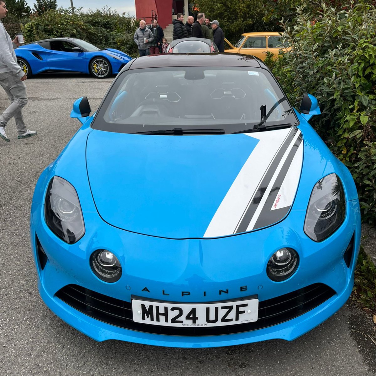 AlpineCentreUK's tweet photo. Revving up good times and great memories at the Cars and Coffee Liverpool meet-up! ☕️🚘️
#Alpine #CarEnthusiasts https://t.co/ykLwgID810